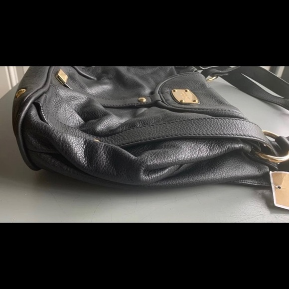 NWT Michael Kors Black Leather Shoulder Tote - Picture 2 of 9